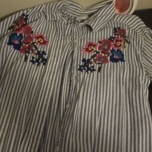 Shirt size 8